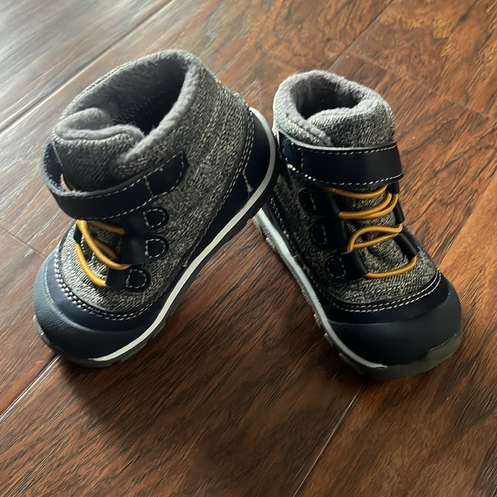 See Kai Run- casual boots-NWOT-size 5